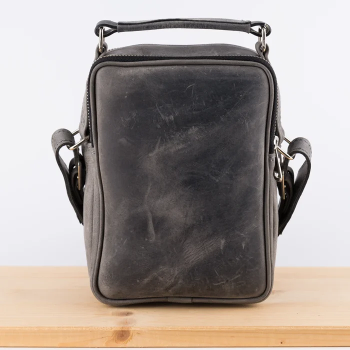 Kožna Tašna Pes Siva (Brušena Koža) - Slika 4